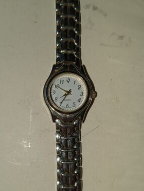 Classic Silver Quartz Women's Watch - White Dial